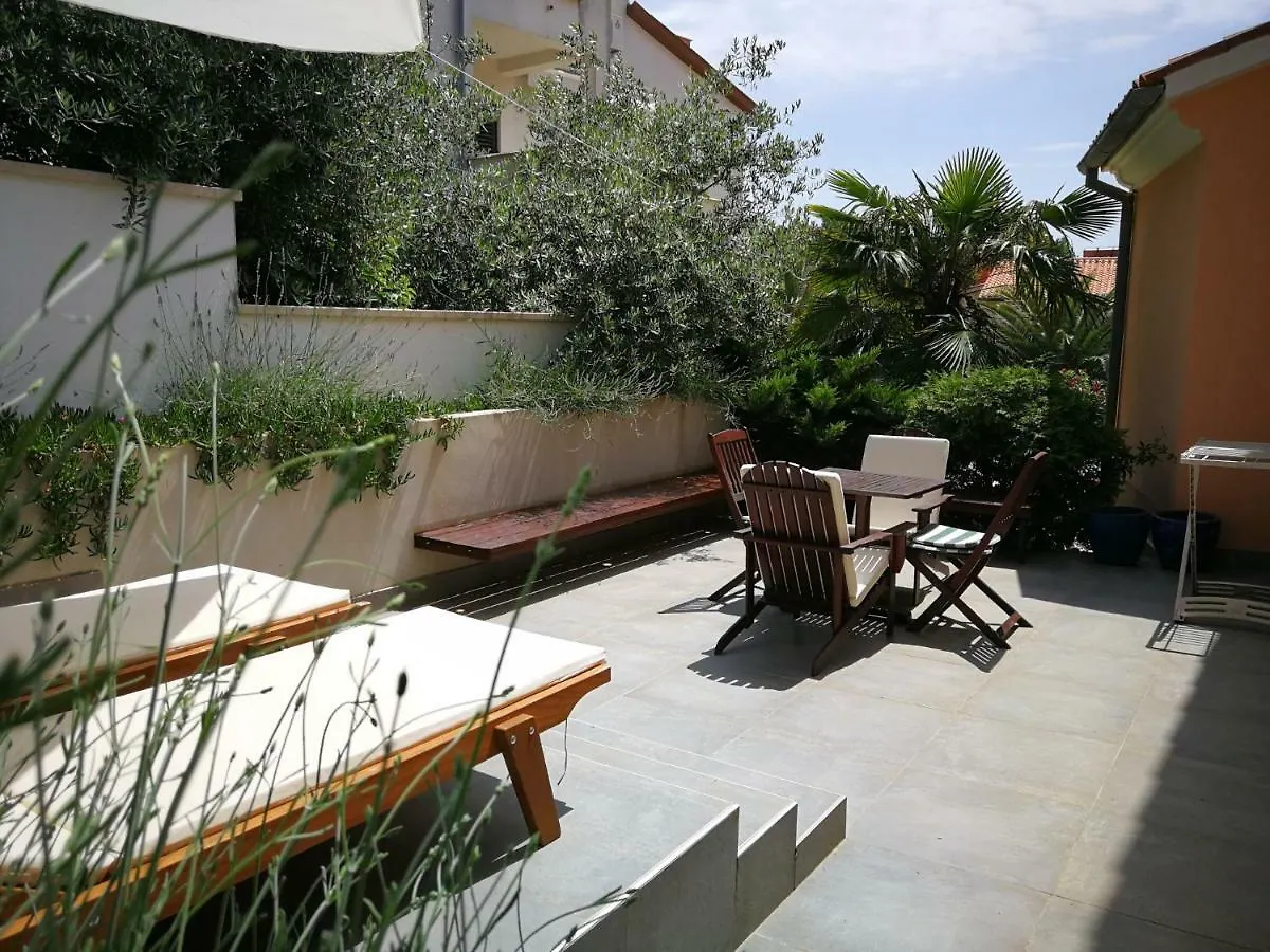 Apartment Maya Near The Beach